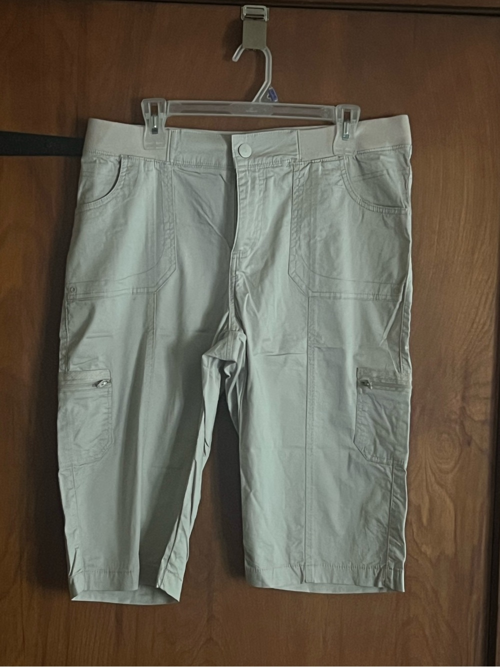 Lee Light tan woman’s Cargo Shorts